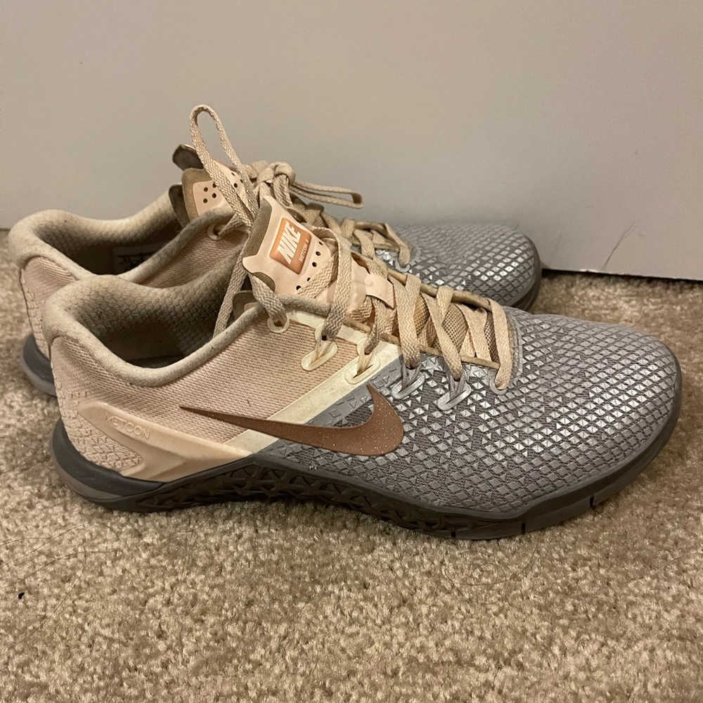 Light Pink & Silver Grey Nike Metcon Lifting Shoes